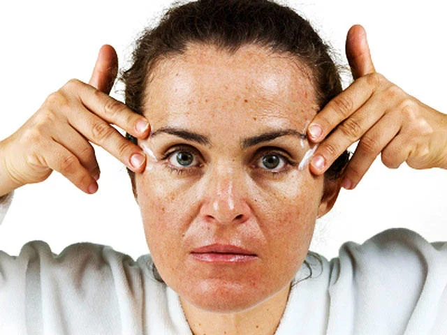 YOU NEED JUST 2 INGREDIENTS TO GET RID OF WRINKLES AND LOOSE SKIN ON FACE