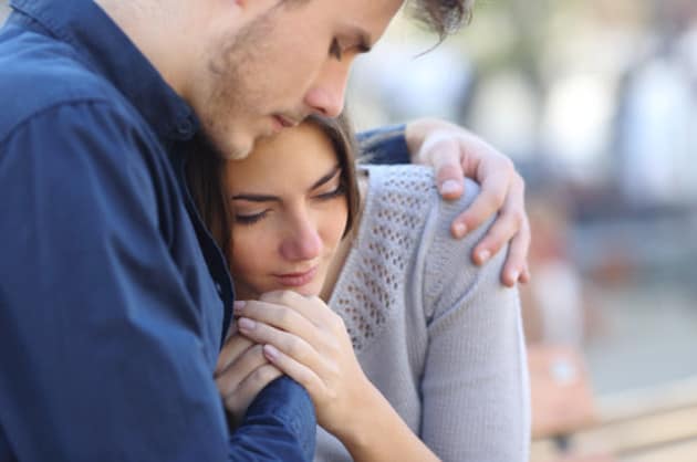 8 Convincing Signs He Will Never Stop Loving You